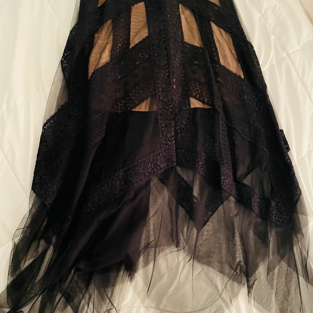 Elegant Black Lace Evening Dress - Picture 6 of 14